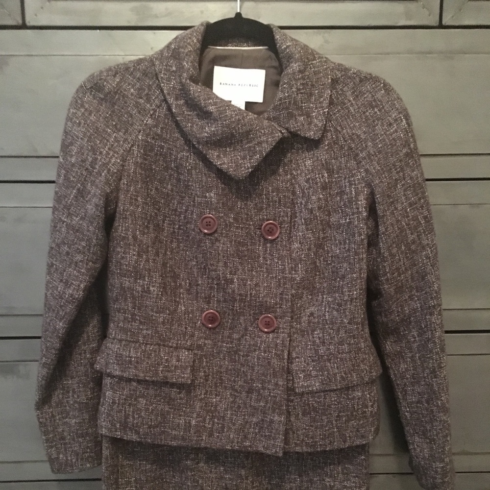 Banana Republic Tweed suit - Blazer & Skirt